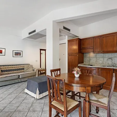 13 Mehari Apartment *